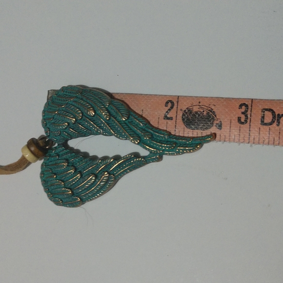 Necklace Angel Wings Heart Charm on Suede Strap - Picture 8 of 11